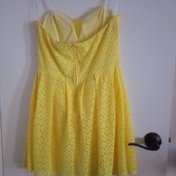 Dress - Picture 3 of 4